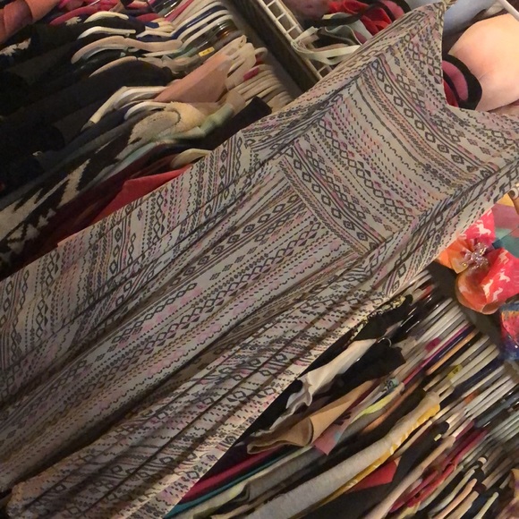 Very cute flowy lightweight dress. - Picture 7 of 8